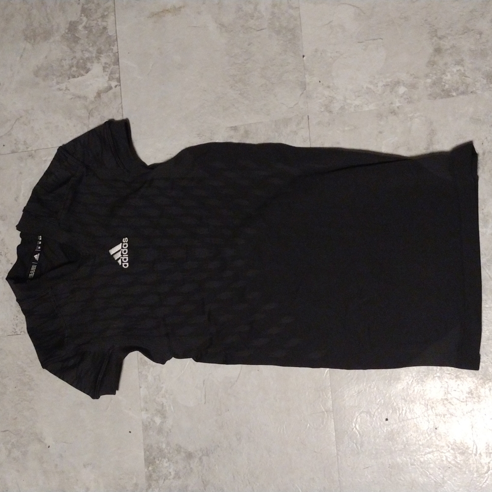 Adidas T-shirt size M